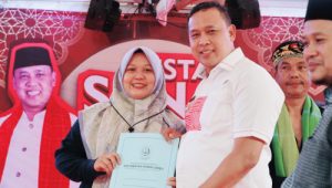 Plt. Walikota Bekasi Hadir Di Kecamatan Rawalumbu Bekasi Dalam Pagelaran Pentas Seni