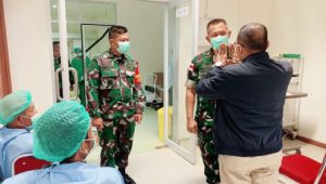 Dandim 1710/Mimika Dampingi Danrem 174/ATW Tinjau Baksos Operasi Katarak Dan Bibir Sumbing Gratis