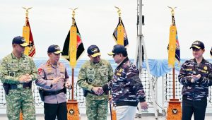 Panglima TNI Dampingi Presiden RI pada Presidential Inspection HUT ke-80 TNI di Teluk Jakarta