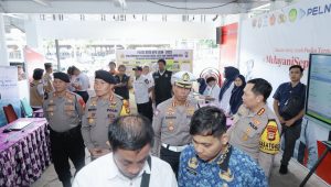 Kapolda Sulsel Bersama Tim Supervisi Mabes Polri Tinjau Pos Pengamanan Operasi Lilin 2025
