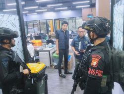Brimob Polda Metro Jaya Turut Pengamanan Operasi Penindakan Jaringan Judi Online Internasional